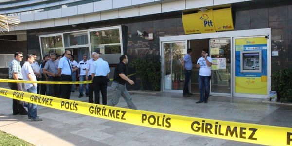 Yüzüne tıraş köpüğü sürüp PTT'yi soydu