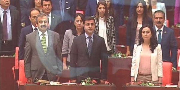 Demirtaş'tan İstiklal Marşı için 'ırkçı' nitelemesi!
