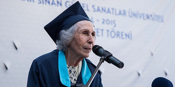 84'�nde kep f�rlatt�