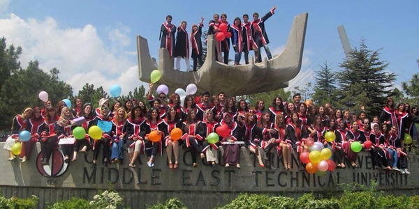 ODTÜ'de 3 bin öğrenci, törenle diplomalarını aldı