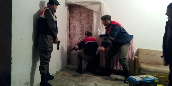 Cezaevi firarisi saklandığı evde yakalandı