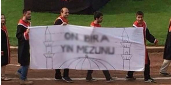 ODTÜ'lülerden çirkin mezuniyet pankartı