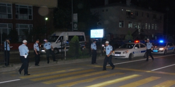 Uşak'ta otomobil Kore gazisi ile eşine çarptı: 2 yaralı