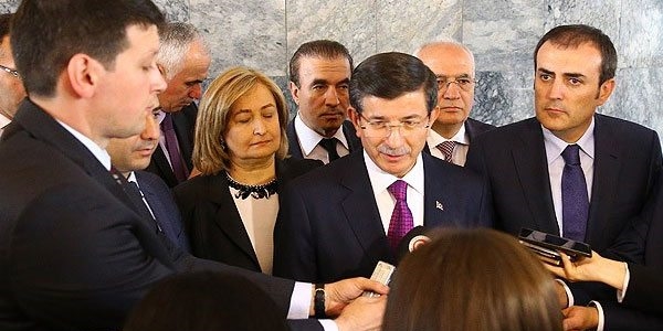 Davutoğlu: MHP'nin tutumu koalisyon mesajı vermez