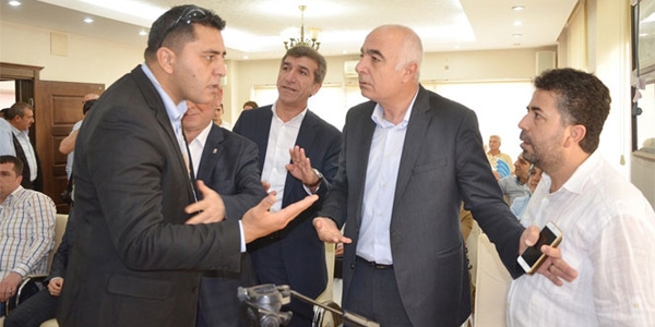Gazeteciler ile yakın koruma arasında arbede