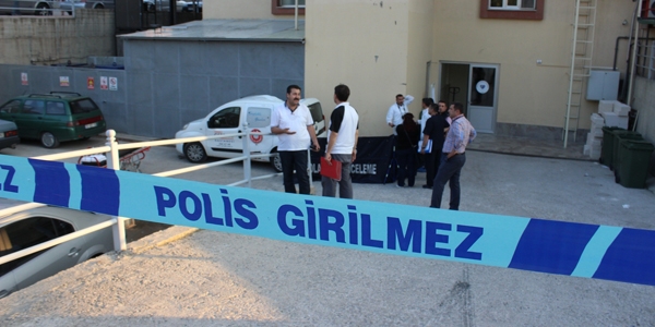 Tedavi gördüğü hastanede intihar etti