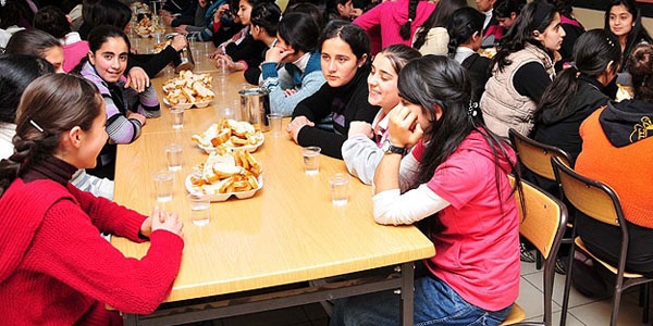 Yatılıdaki öğrenci velileri herşeyden haberdar olacak
