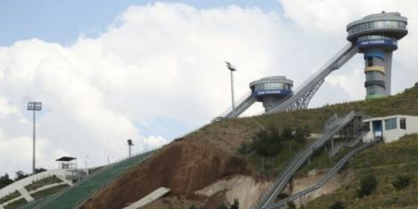 Erzurum'da kayakla atlama kulelerinde göçük!