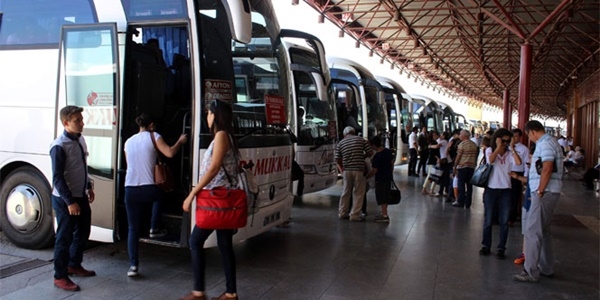 Otobüs firmalarında bayram yoğunluğu, biletler bitiyor!