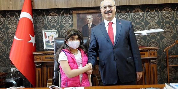 Lösemi hastası çocuğun vali olma isteği gerçekleşti