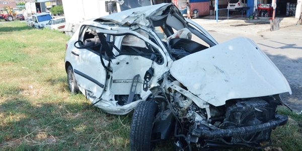Turist taşıyan midibüs kaza yaptı: 16 yaralı
