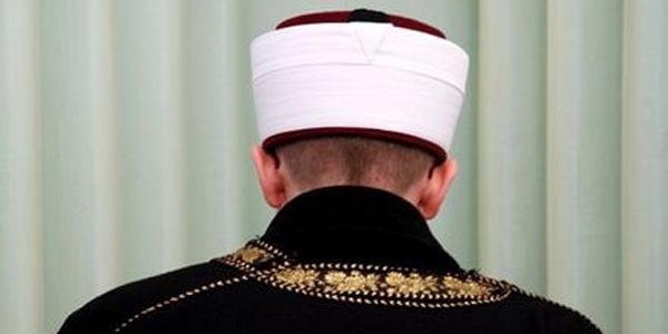 İmam, 'cinsel istismar' suçlamasıyla tutuklandı