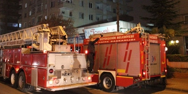 Tapu Müdürlüğü'ne yangın paniği