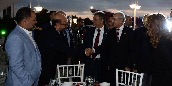 Kılıçdaroğlu, ilahiyatçılarla iftar etti