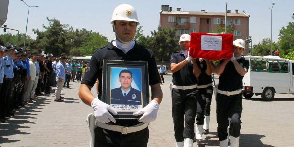 Siirt'te polisi �ehit eden ka�ak�� de�il, PKK'l� ��kt�