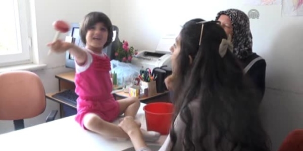 Koruyucu ailenin sevgisi Özge'yi iyileştirdi