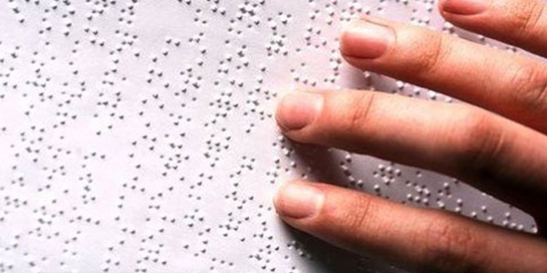 Braille alfabesi ve yaz kabartma artk hastanelerde