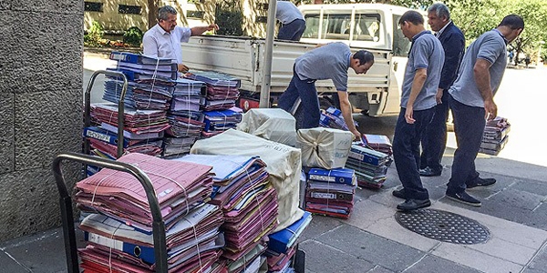 Dokunulmazlık dosyaları kamyonetle taşındı