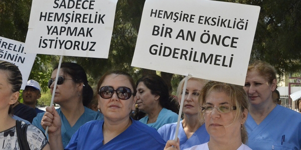 Hemşireler kadro duasına çıktı