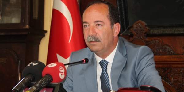 '�zlenmesi gereken yollar neyse onu izleyerek Saray'a gittim'