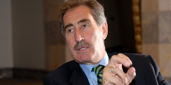 Ertu�rul G�nay parti mi kuruyor?