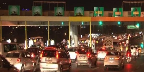 Köprü ve otoyollarda bedava geçiş başladı