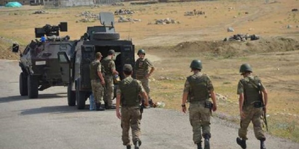Ar Da eteklerinde PKK'llarla atma