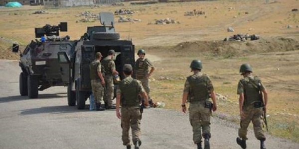 Ağrı Dağı eteklerinde PKK'lılarla çatışma