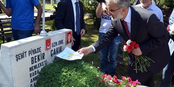 Bakan Y�ld�z'� duyguland�ran not!