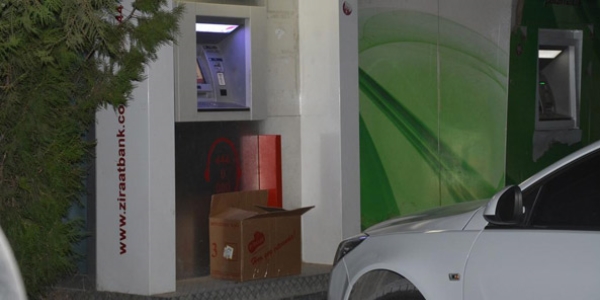 Nusaybin Devlet Hastanesi bah�esinde ��pheli paket