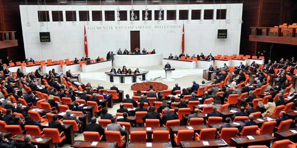Koalisyon olmazsa erken seçim için imzalar hazır