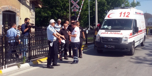 Yolcu otobüsü ambulansa çarptı: 1 yaralı
