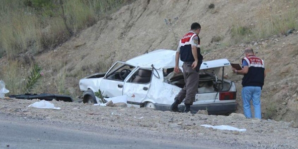 Adana'da trafik kazası: 2 ölü, 5 yaralı