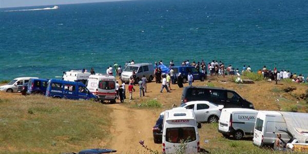 anakkale'de denize giren kadn polis, bouldu