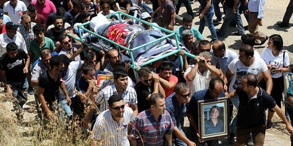 �niversite tercihinin sonucunu bekliyordu