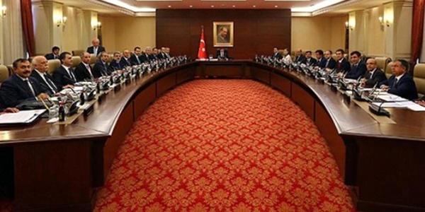 Davutoğlu, Bakanlar Kurulu ve MYK üyeleri ile görüşüyor