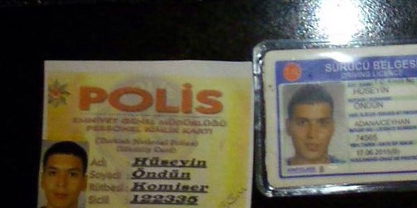 Komiser day�s�n�n kokart�yla polisli�e soyundu