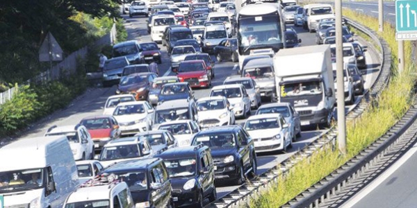 Tatile 3 gitti 1'i İstanbul'a geri döndü, trafik rahatladı