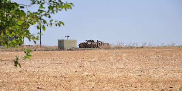 Özel güvenlik bölgesinde zırhlı araç nöbeti