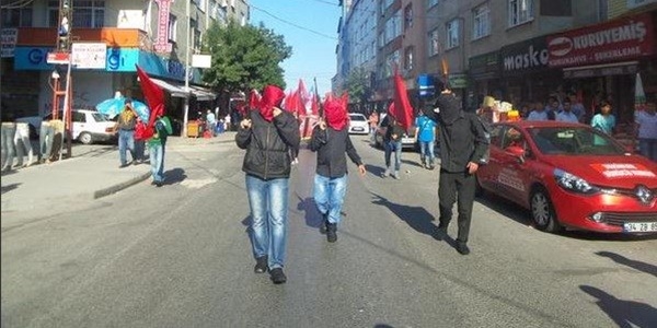 Yüzü maskeli grup Diyarbakır-Bingöl yolunu kapattı!