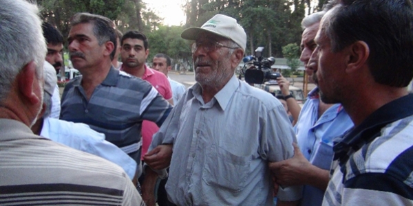 Şehit astsubayın babaevine ateş düştü