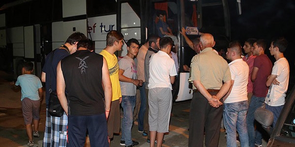 PKK'lı teröristlerce yolu kesilen öğrenciler Rize'ye döndü