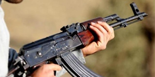 Karakola erzak götüren kamyon gasp edildi