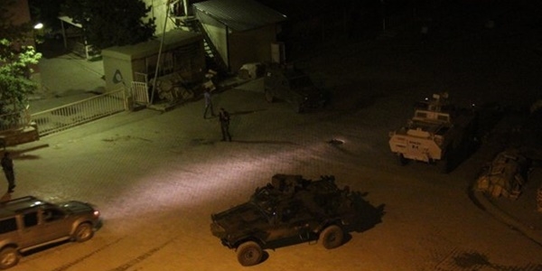 Vali Canbolat, yaralı polis memurlarını ziyaret etti