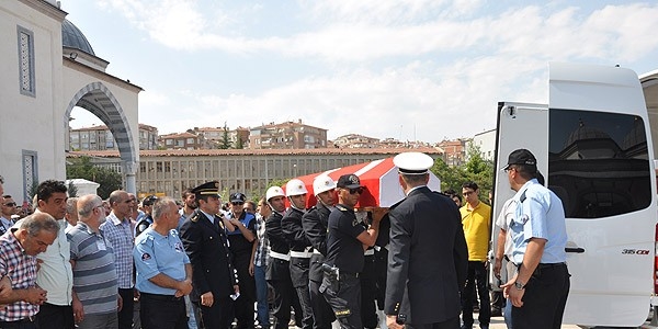 Şehit polis son yolculuğuna uğurlandı