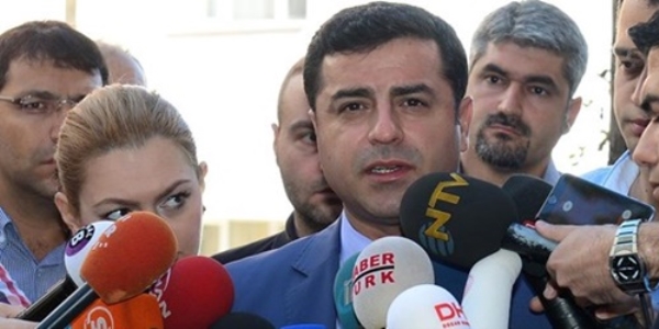Demirtaş: Dokunulmazlıklarımızı kaldırın