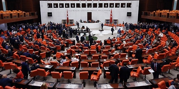 Parti kapatma yerine kişilerin cezalandırılması tartışılıyor
