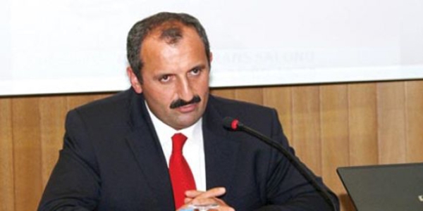 'Siyasi partilerin kapatılması bir çözüm değil'