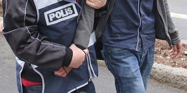 İzmir'de terör operasyonlarına 9 tutuklama