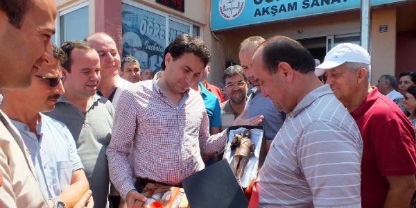 Kaymakam gözyaşlarıyla uğurlandı